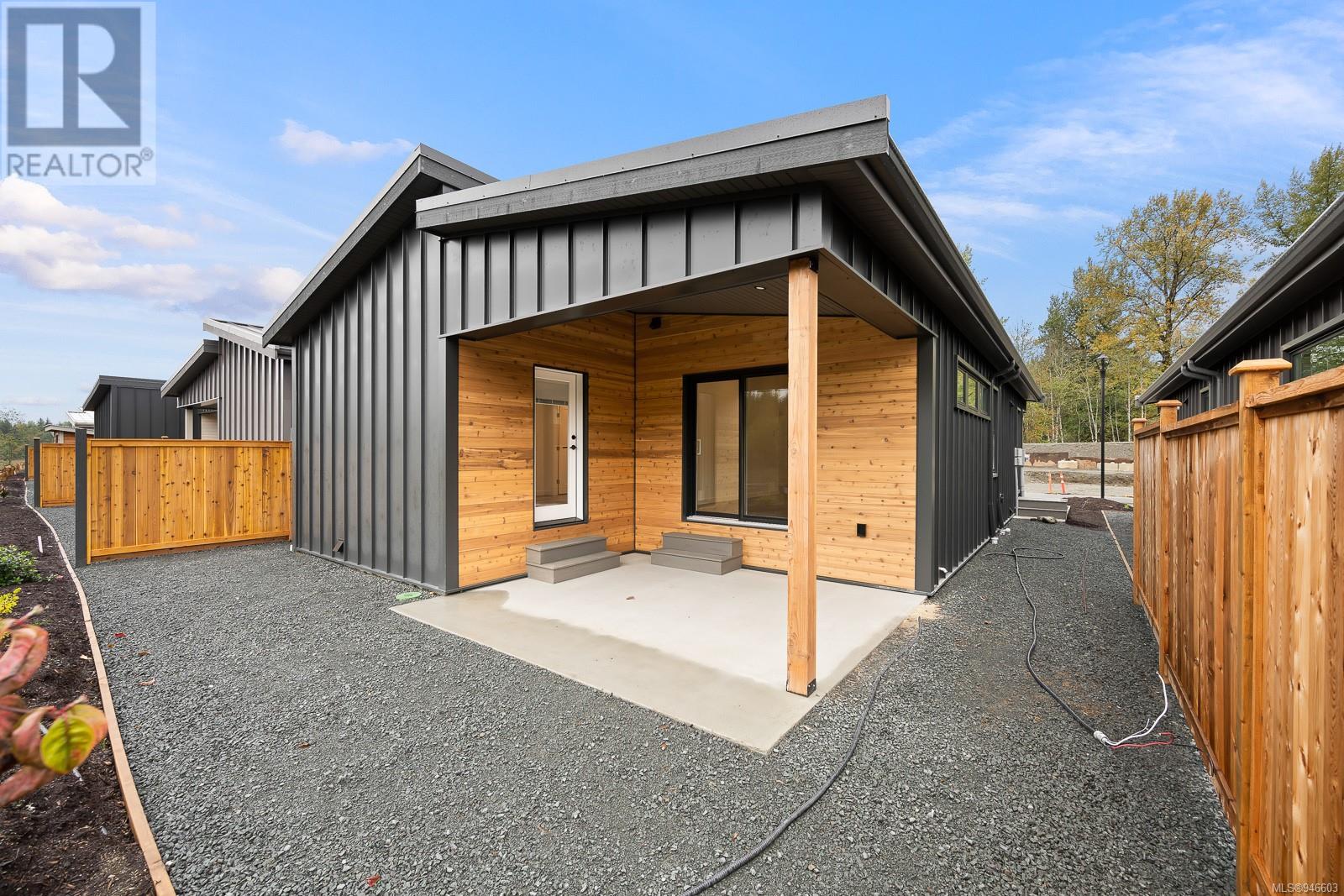 7 3025 Royston Rd, #7