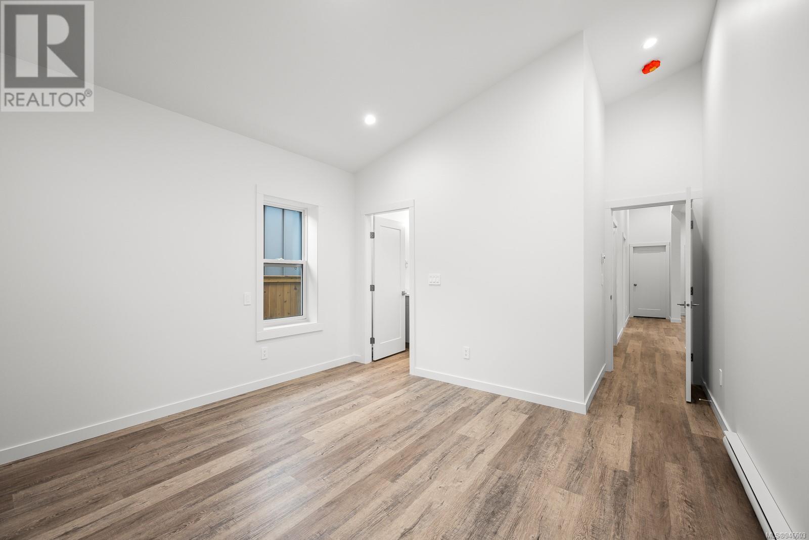 7 3025 Royston Rd, #7