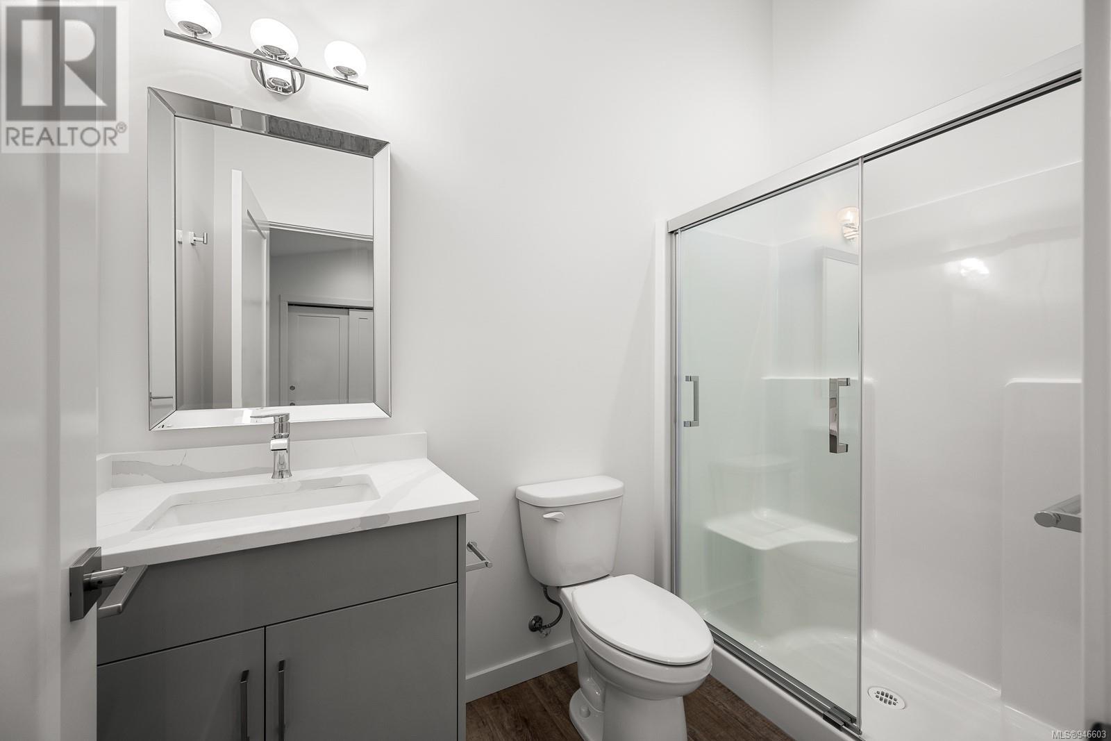 7 3025 Royston Rd, #7