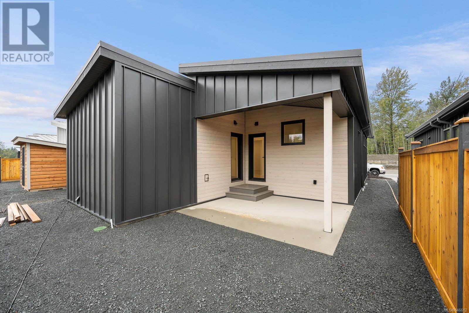 9 3025 Royston Rd, #9
