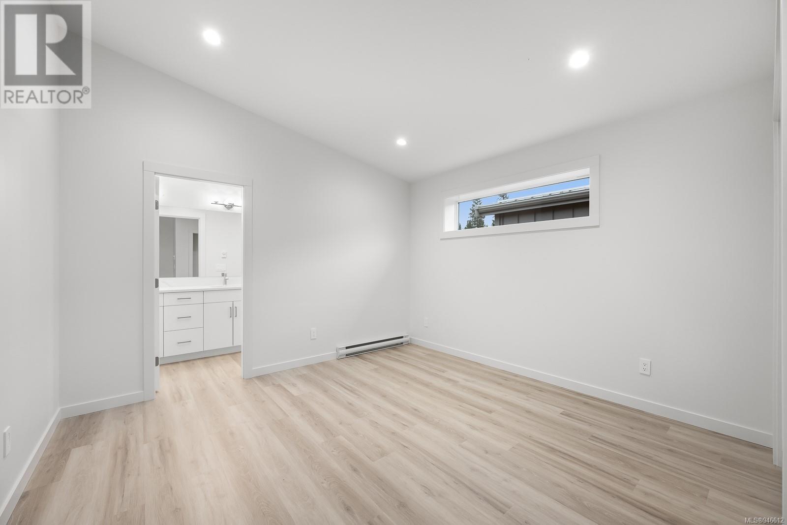 9 3025 Royston Rd, #9