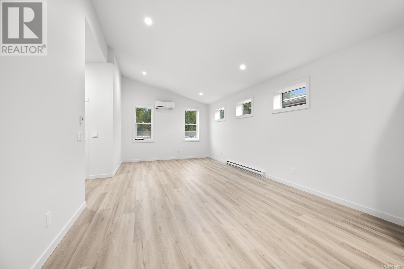 9 3025 Royston Rd, #9