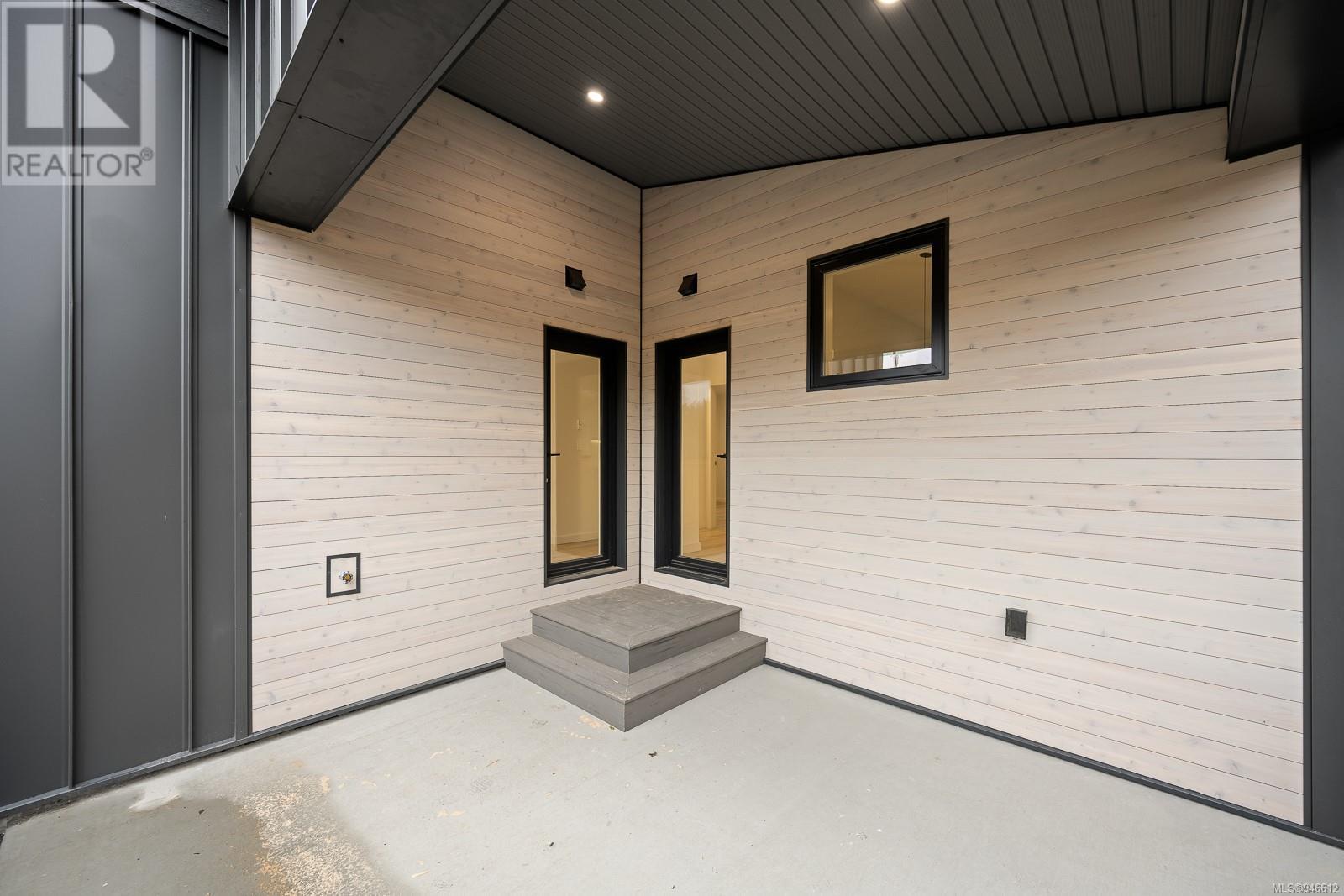 9 3025 Royston Rd, #9