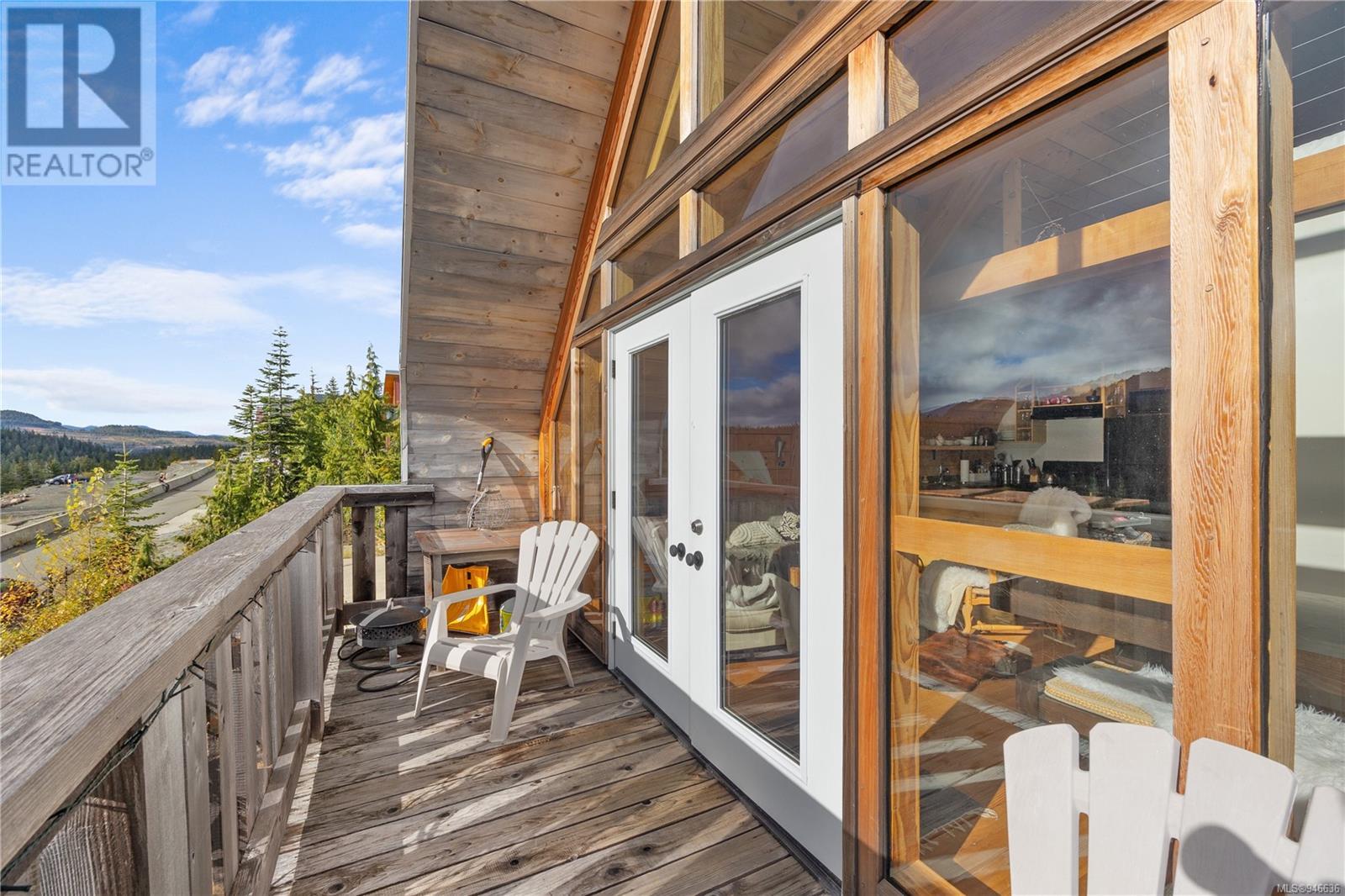 560 Arrowsmith Ridge