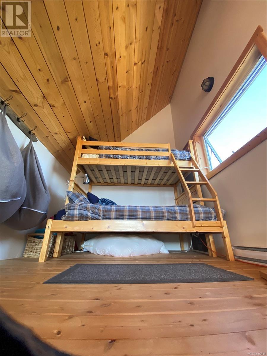 560 Arrowsmith Ridge
