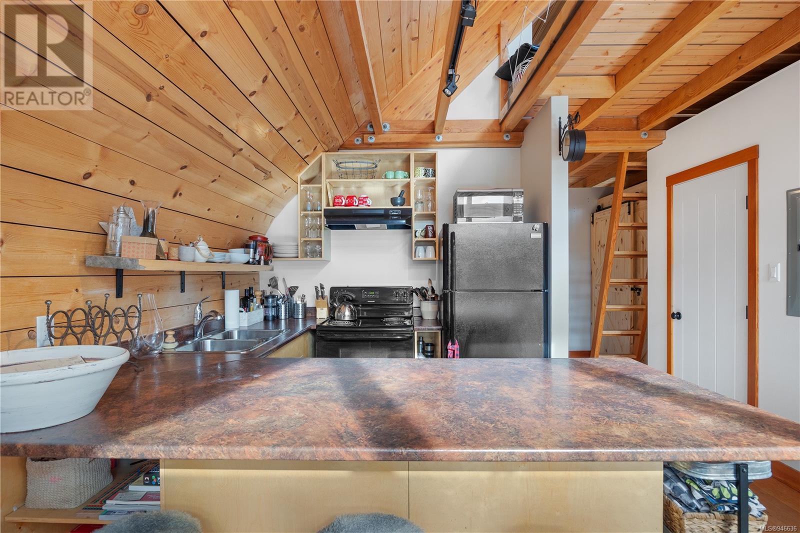 560 Arrowsmith Ridge