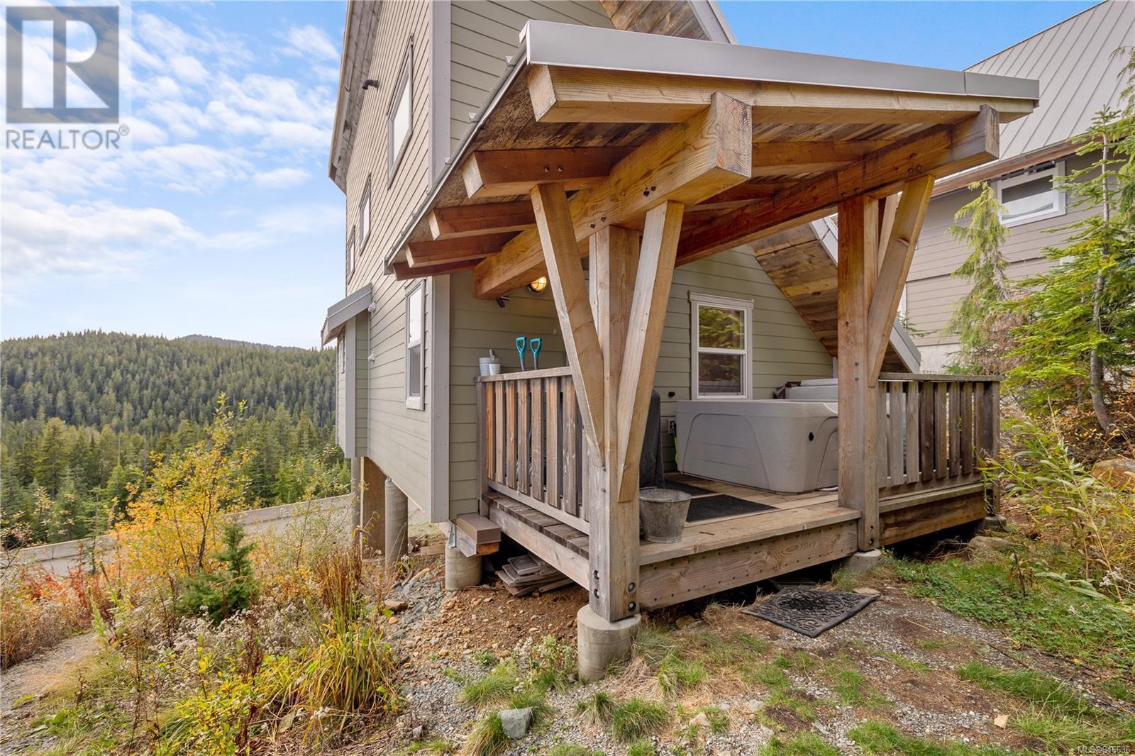 560 Arrowsmith Ridge