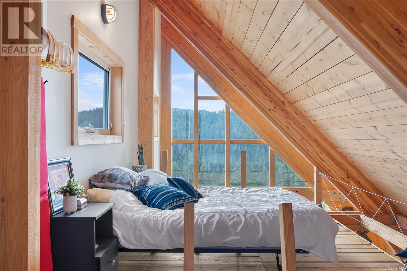 560 Arrowsmith Ridge