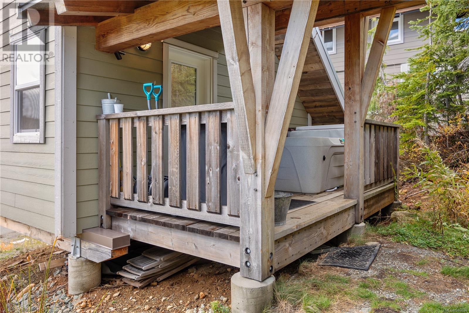 560 Arrowsmith Ridge