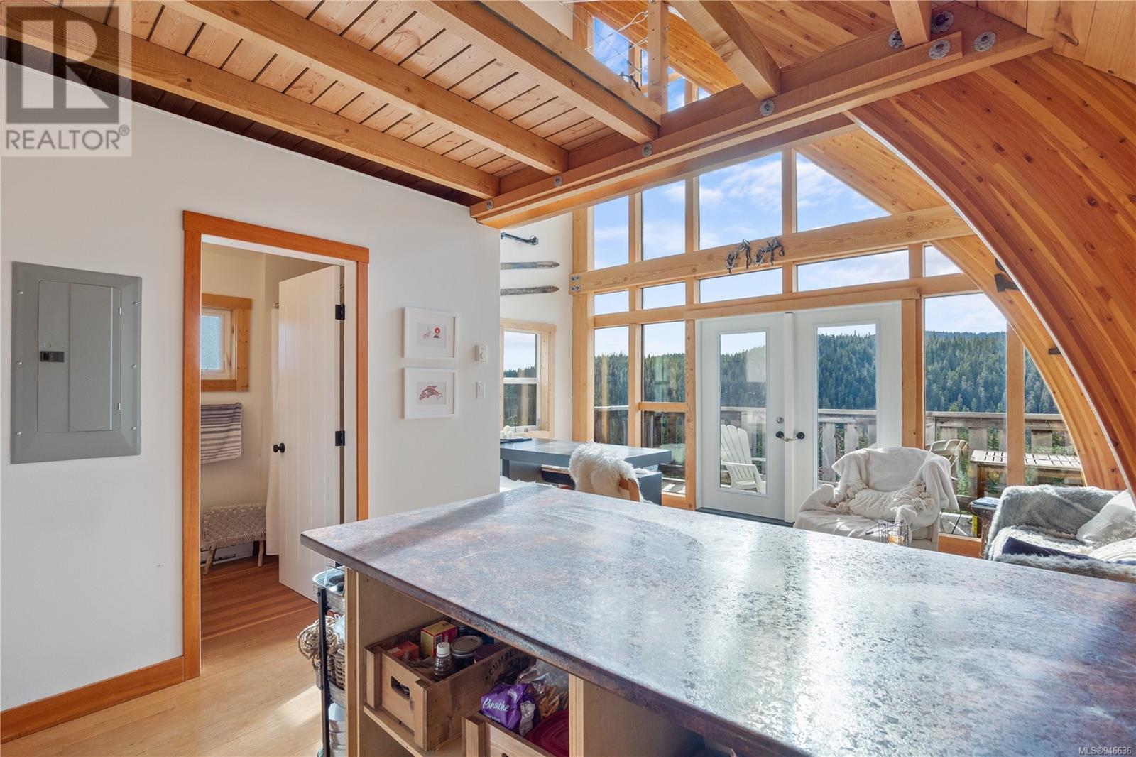 560 Arrowsmith Ridge