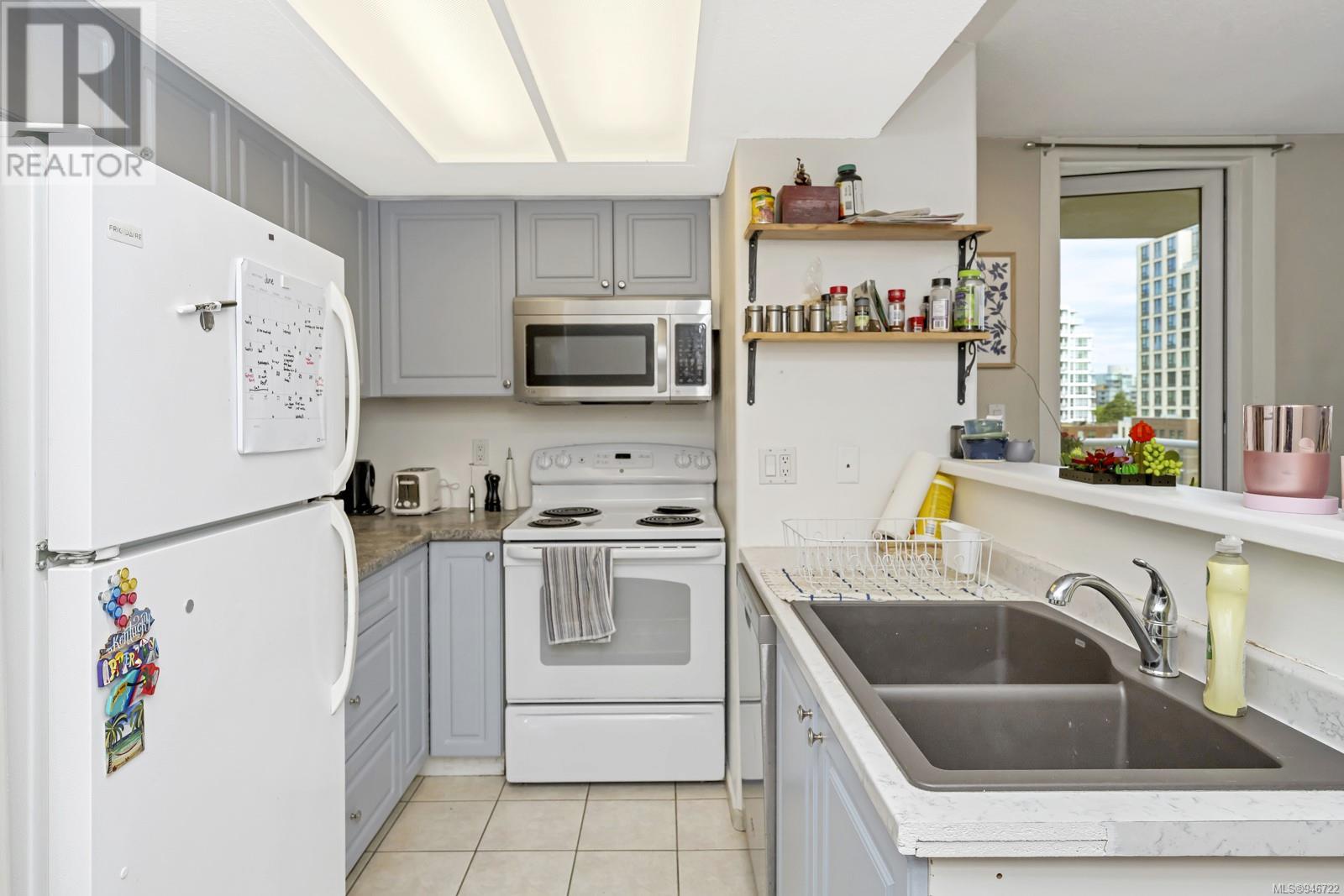 708 930 Yates St, #708