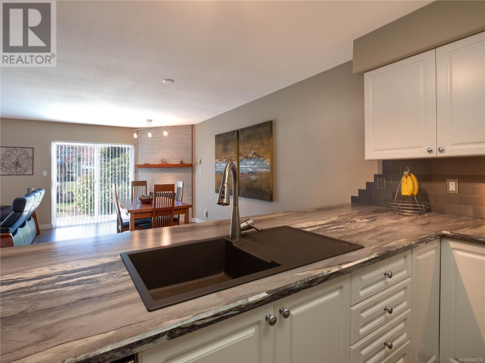 29 2750 Denman St, #29