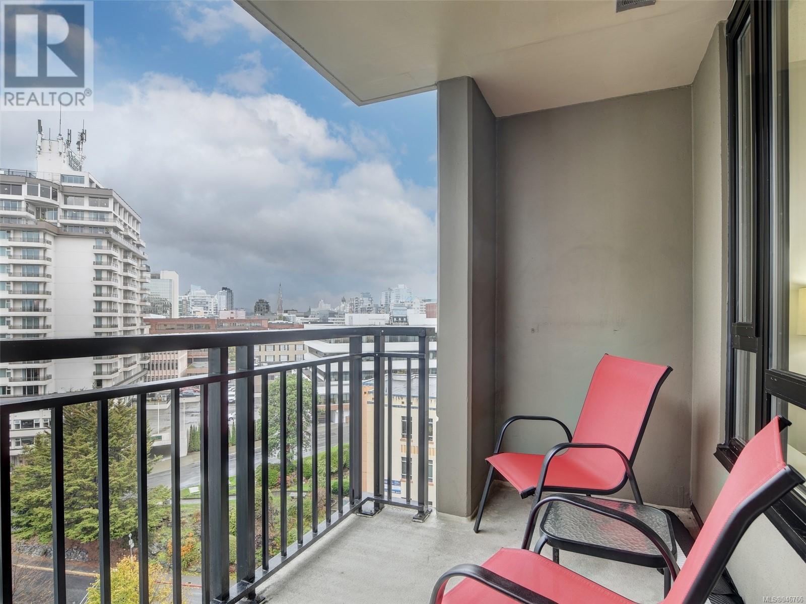 1001 751 Fairfield Rd, #1001