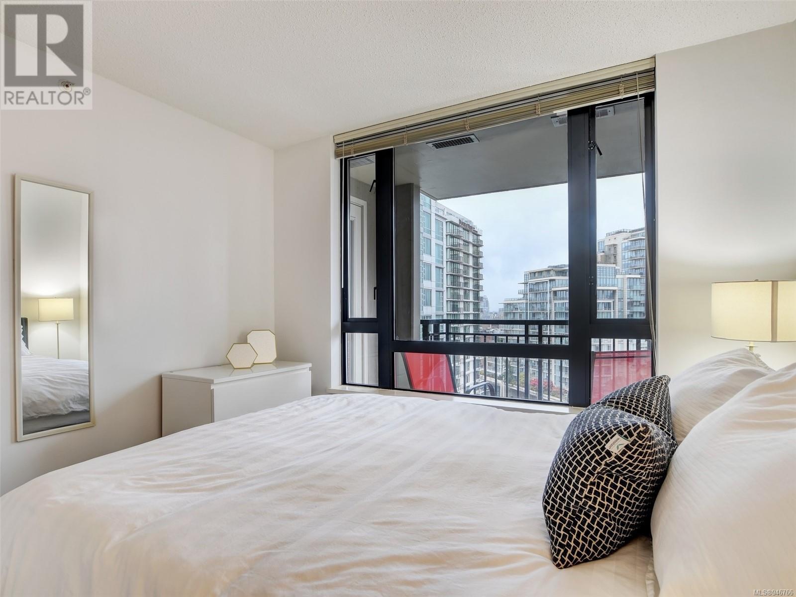 1001 751 Fairfield Rd, #1001
