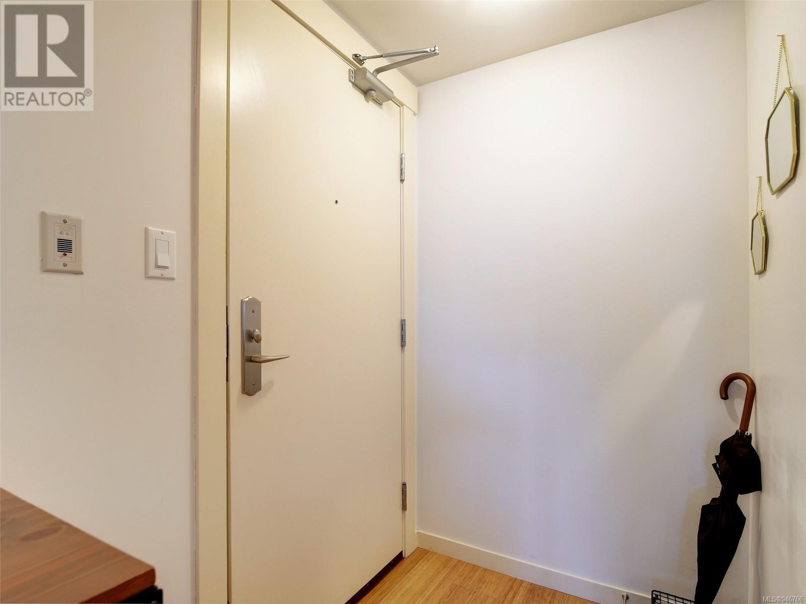 1001 751 Fairfield Rd, #1001