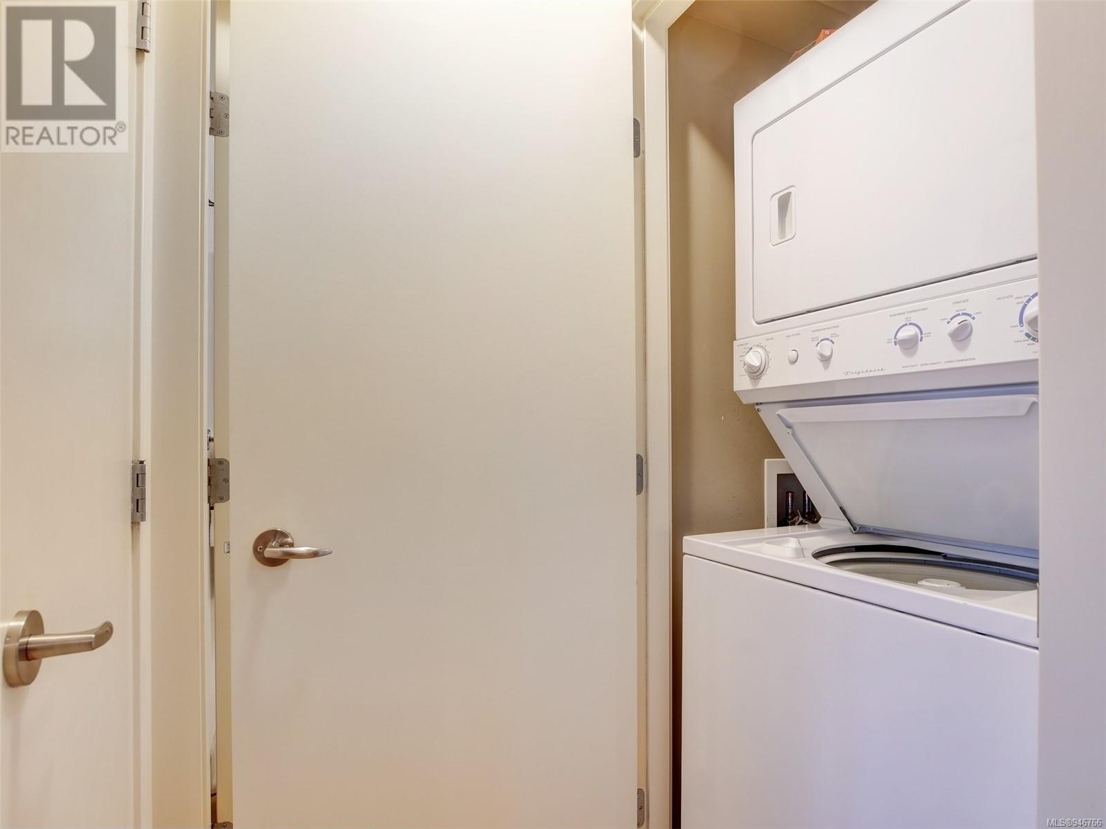 1001 751 Fairfield Rd, #1001