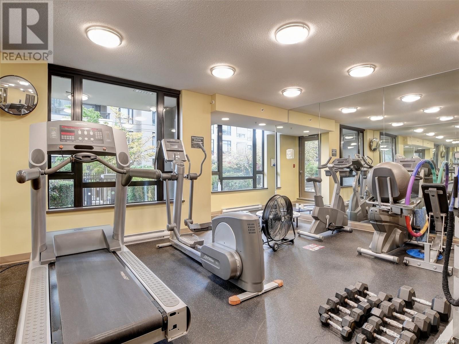 1001 751 Fairfield Rd, #1001