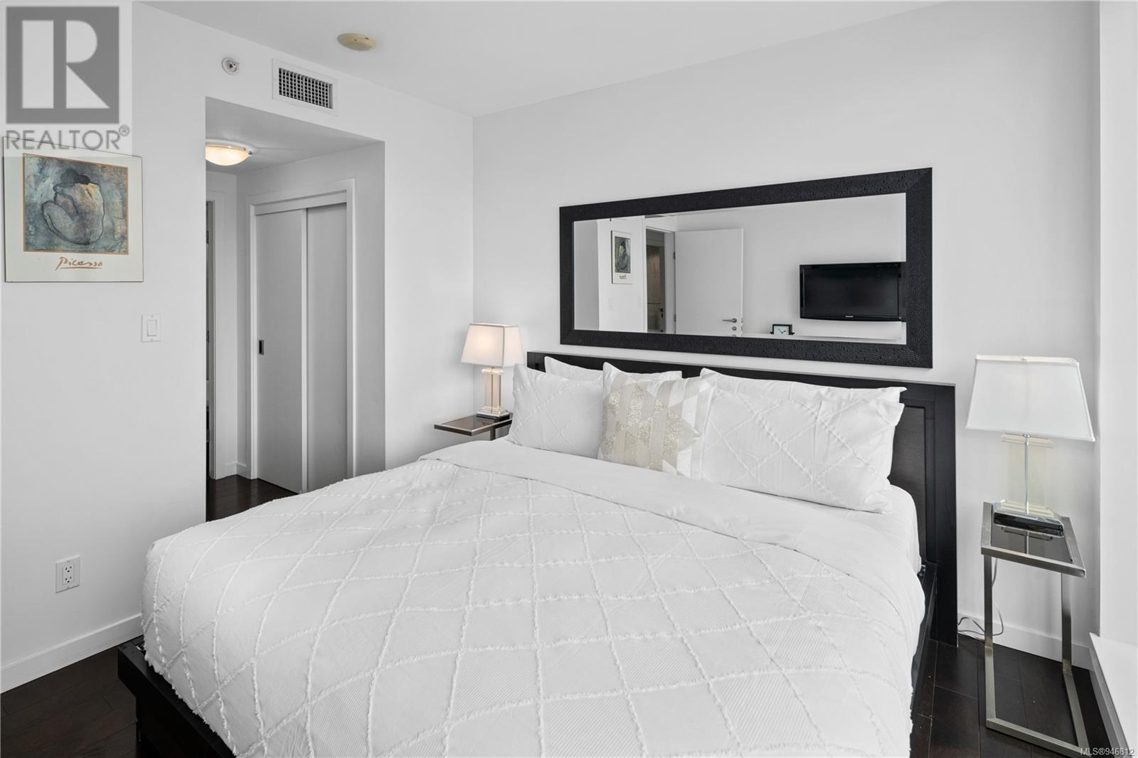 502 708 Burdett Ave, #502