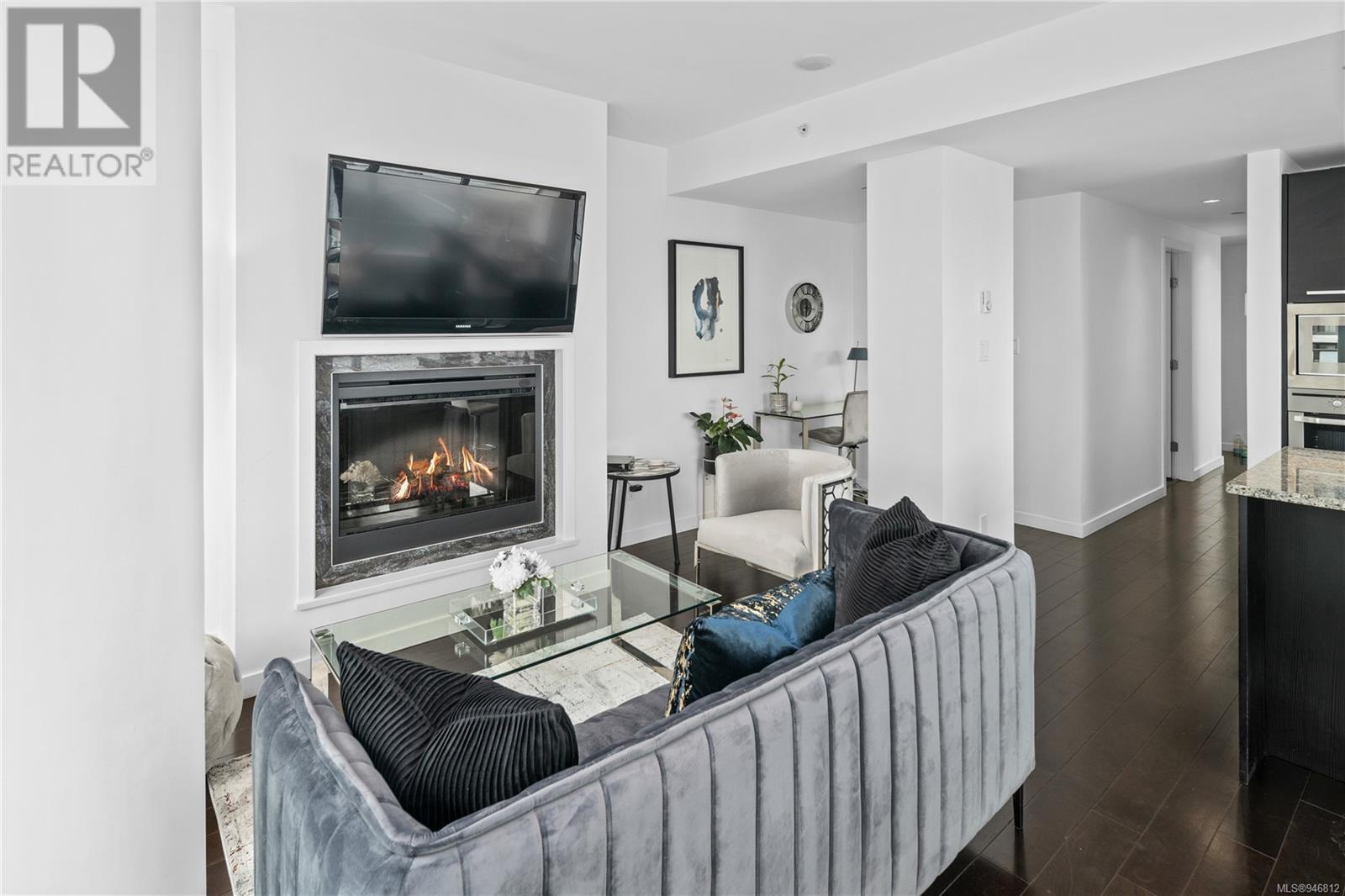 502 708 Burdett Ave, #502