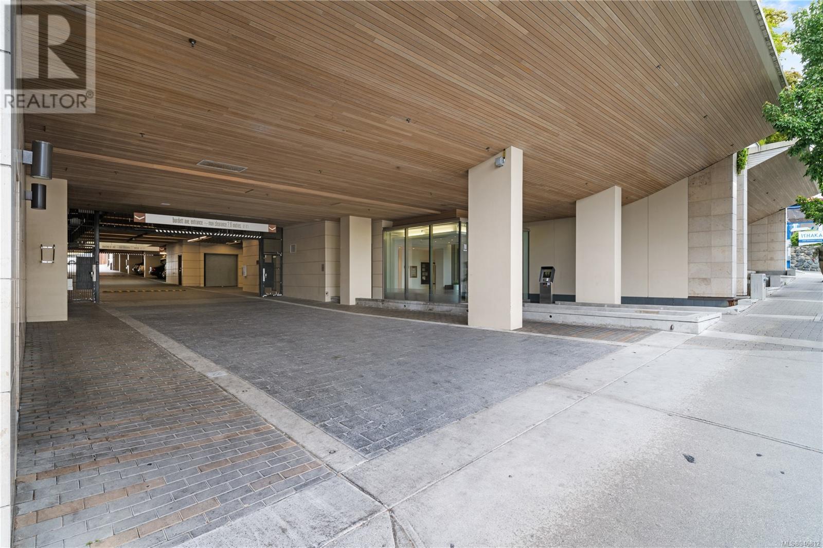 502 708 Burdett Ave, #502