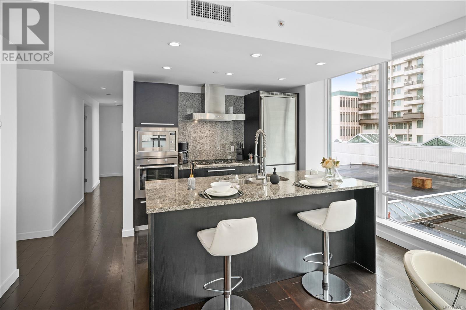 502 708 Burdett Ave, #502