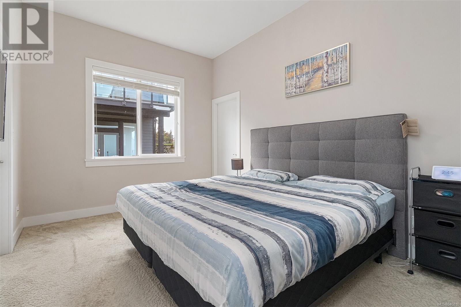 3389 Robson Pl