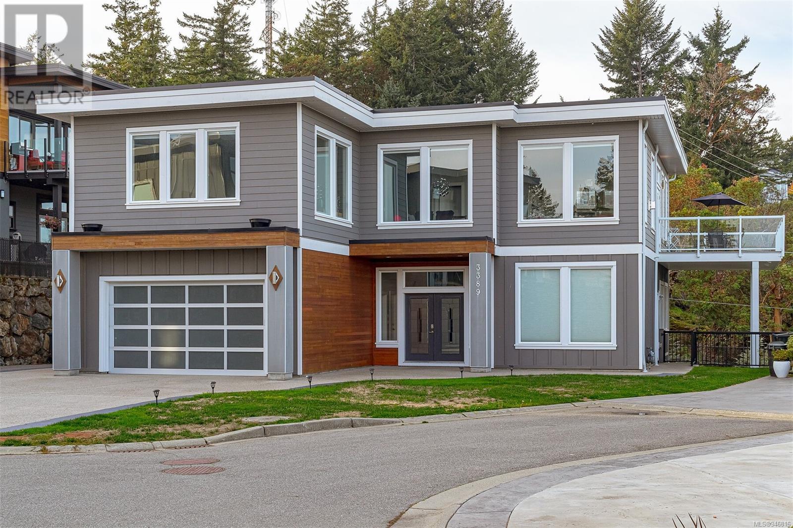 3389 Robson Pl