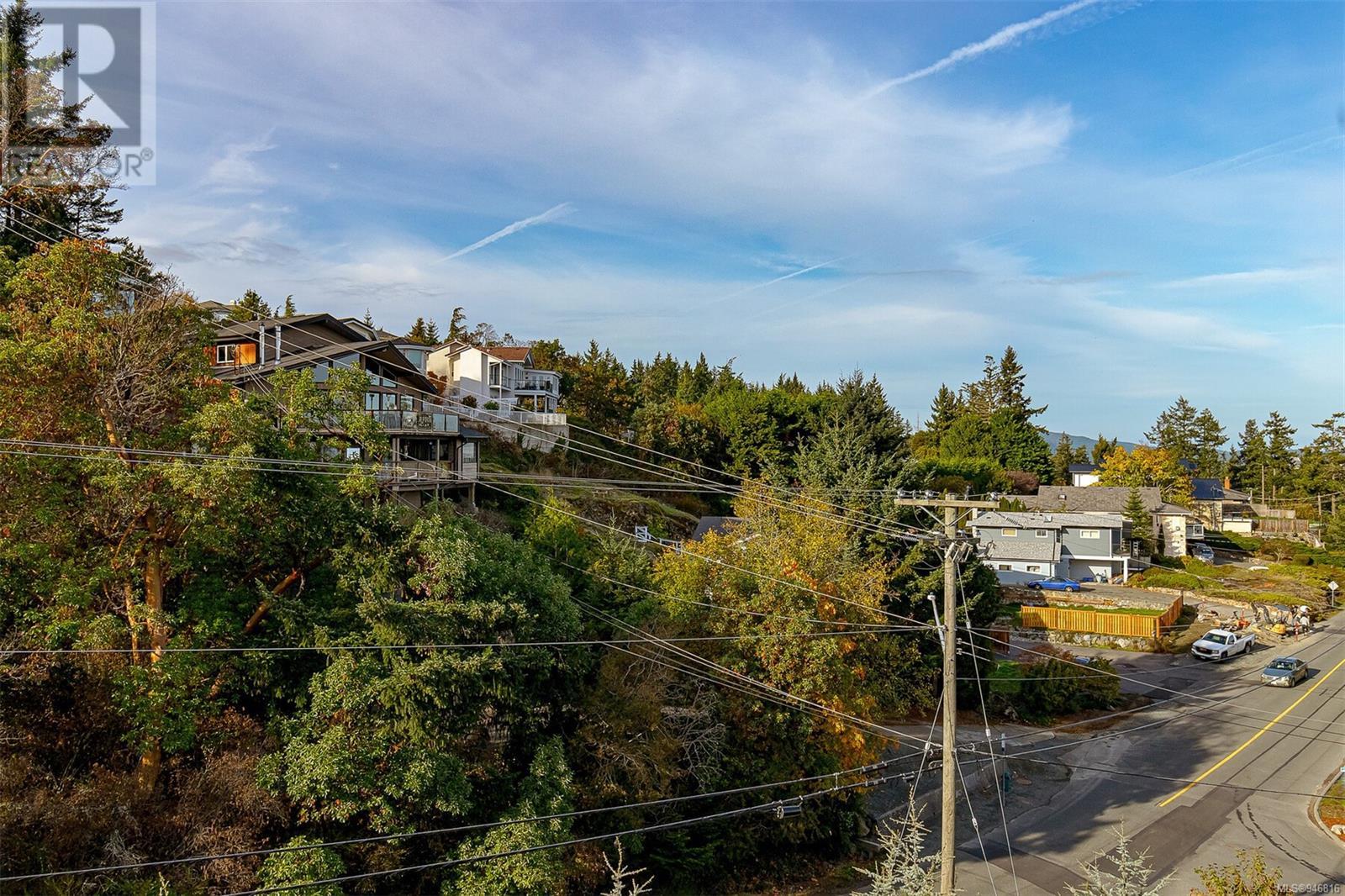 3389 Robson Pl