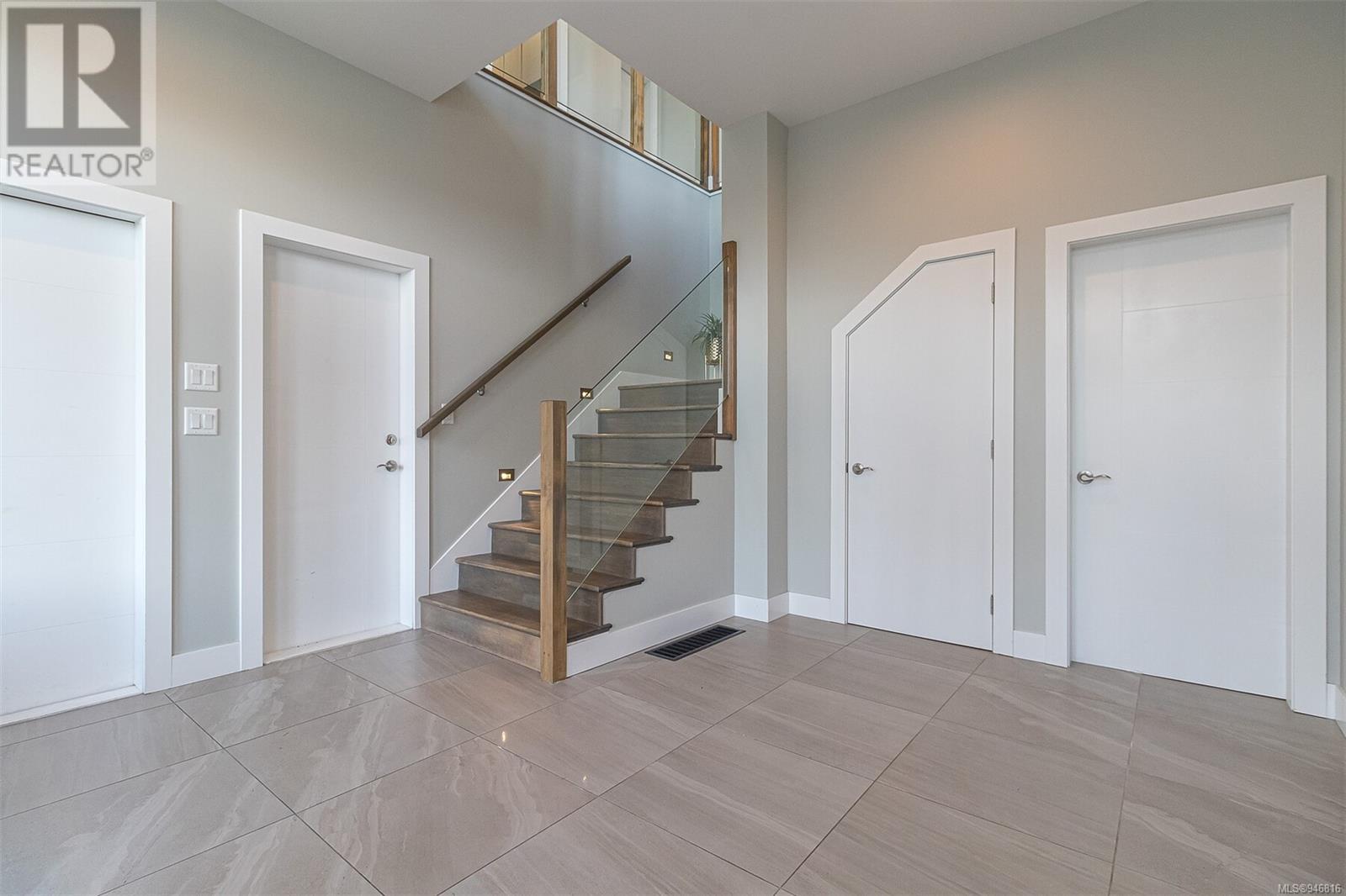 3389 Robson Pl