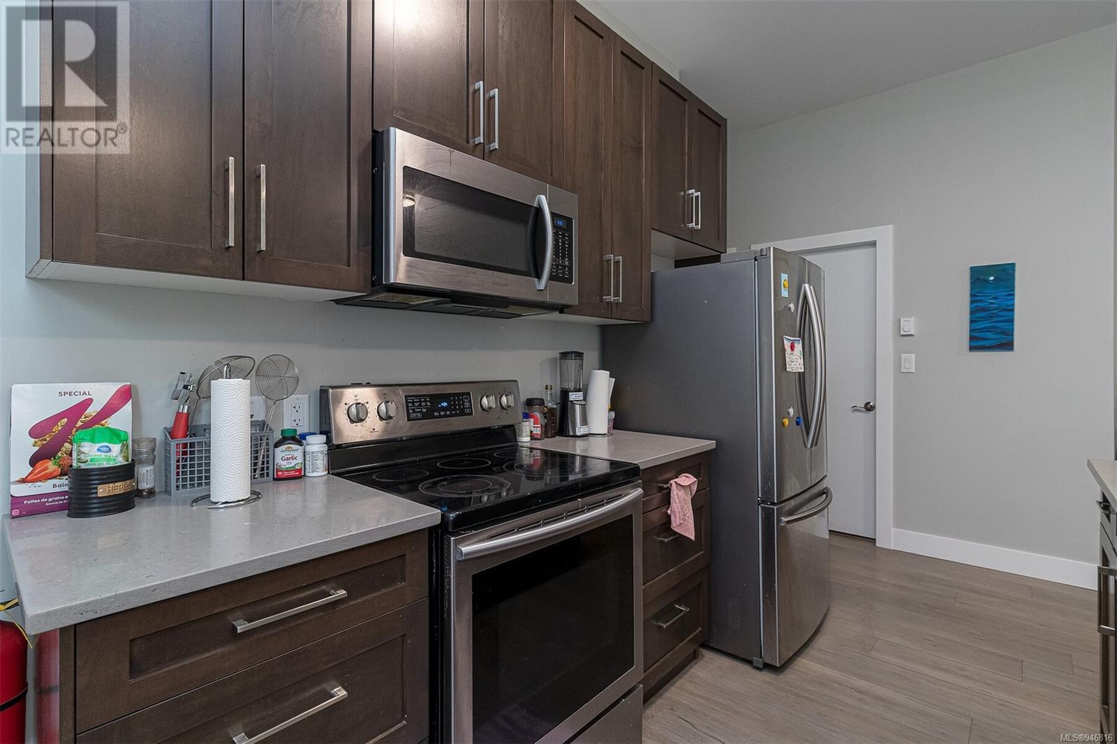 3389 Robson Pl