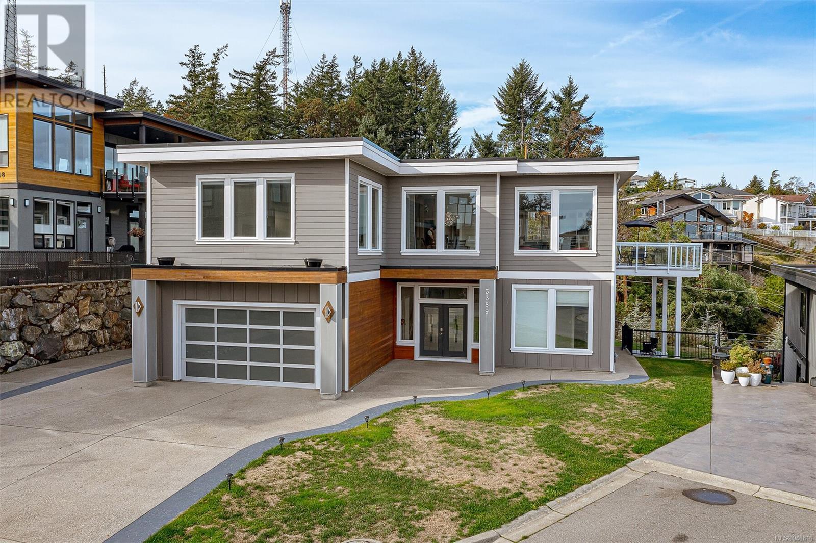 3389 Robson Pl