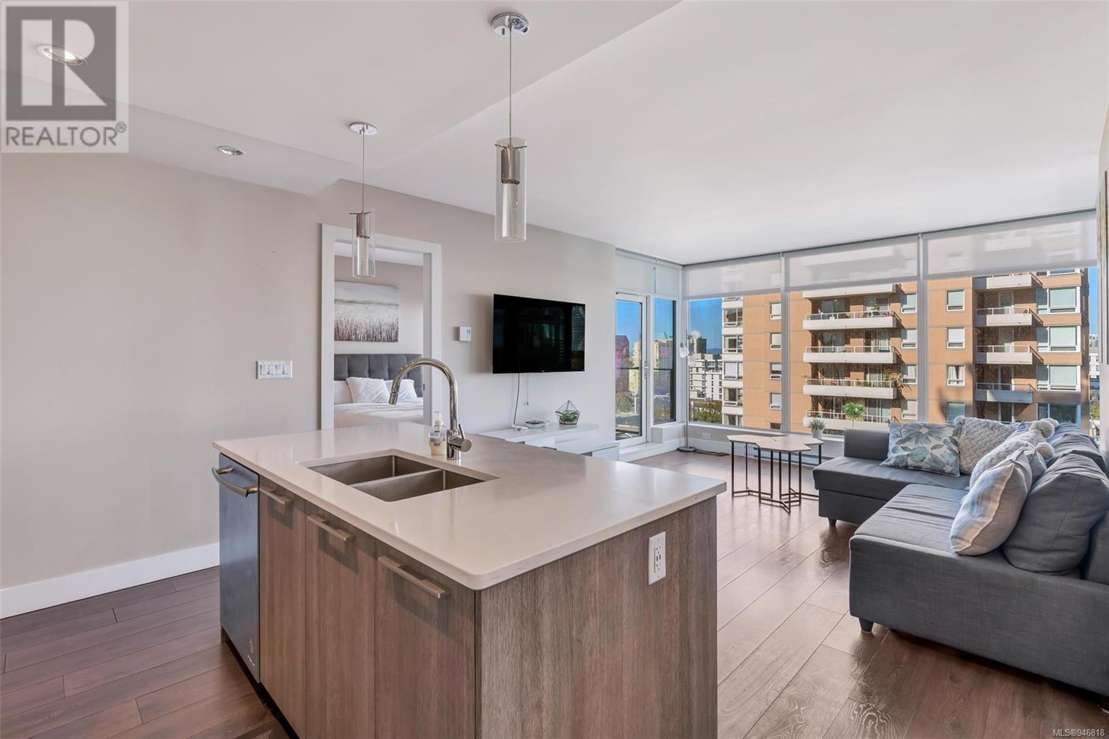 905 960 Yates St, #905