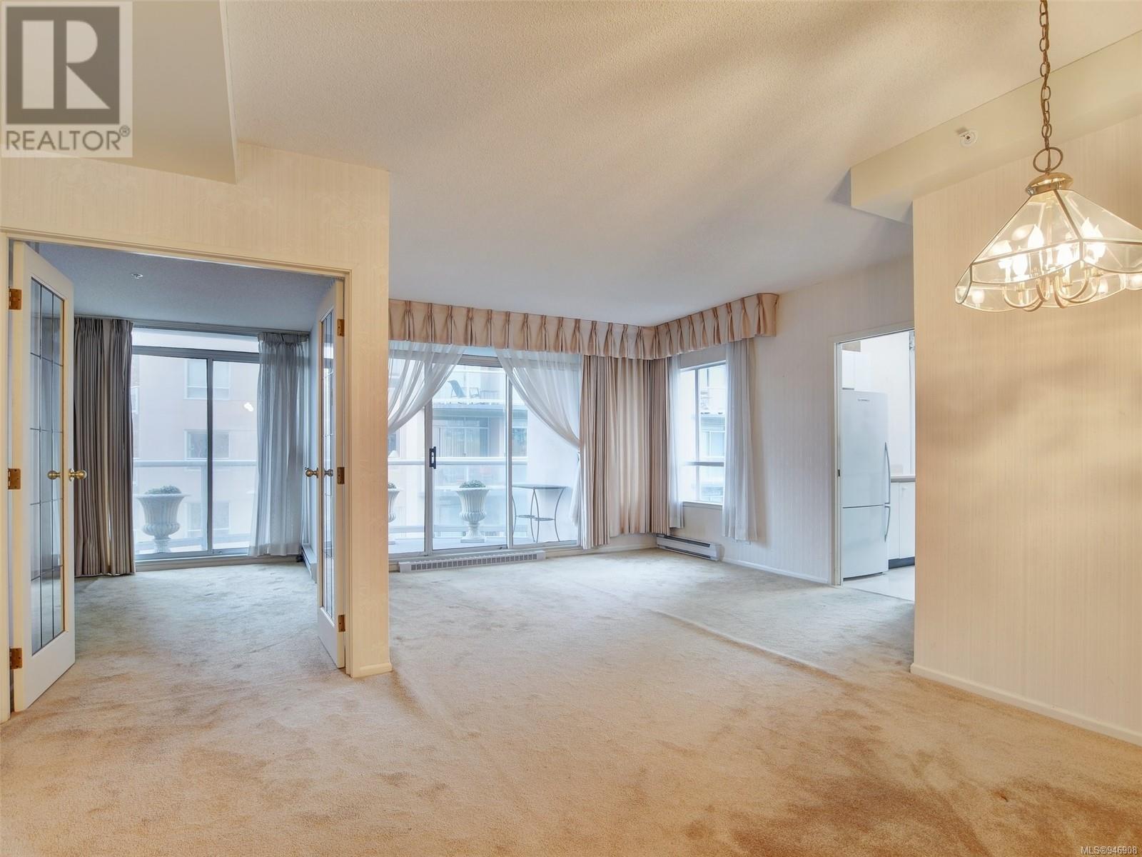 403 1020 View St, #403