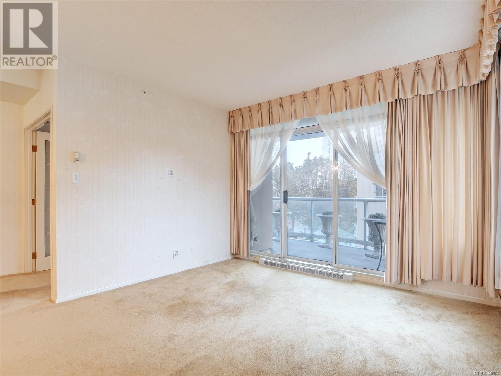 403 1020 View St, #403
