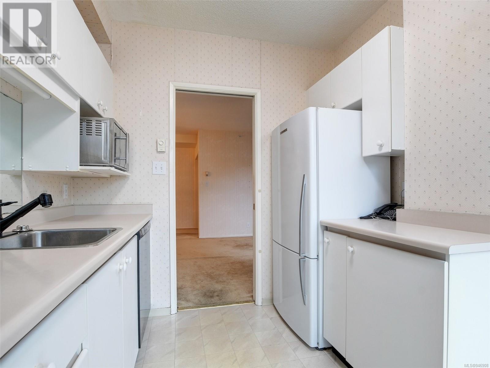 403 1020 View St, #403