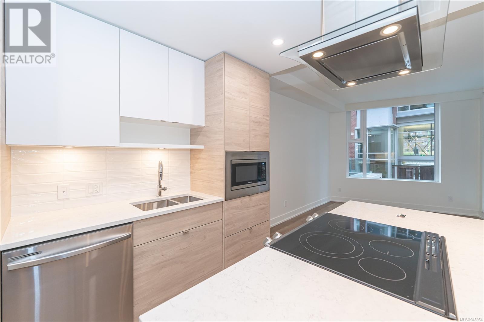 408 1628 Store St, #408