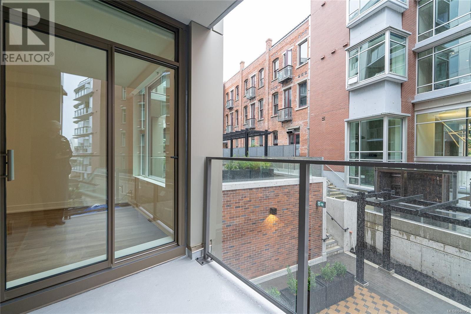 408 1628 Store St, #408