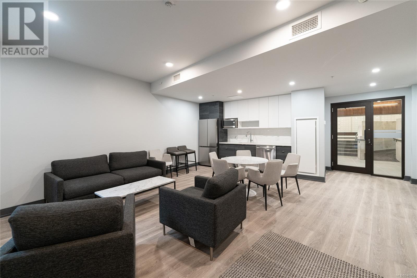 408 1628 Store St, #408