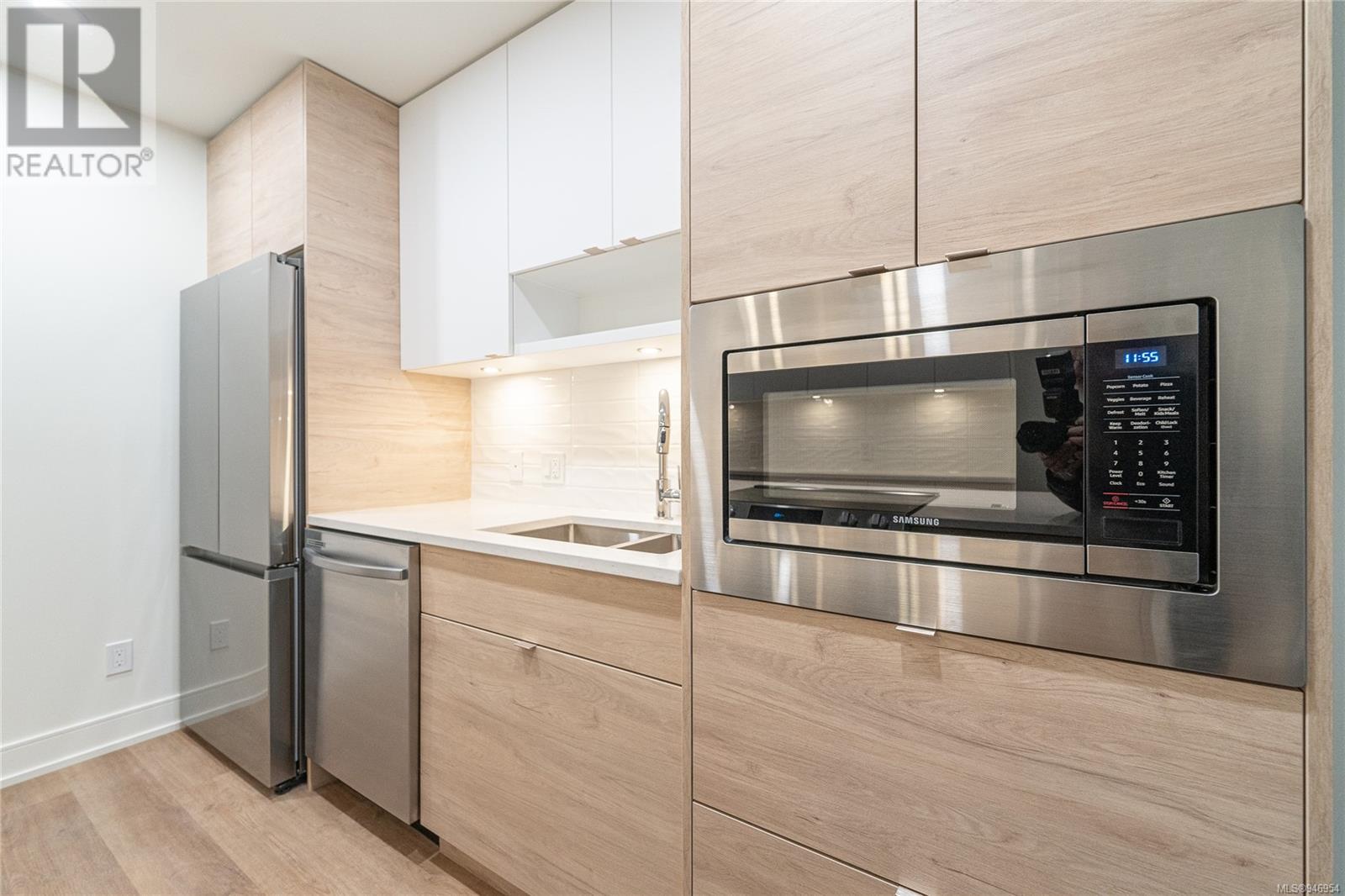 408 1628 Store St, #408