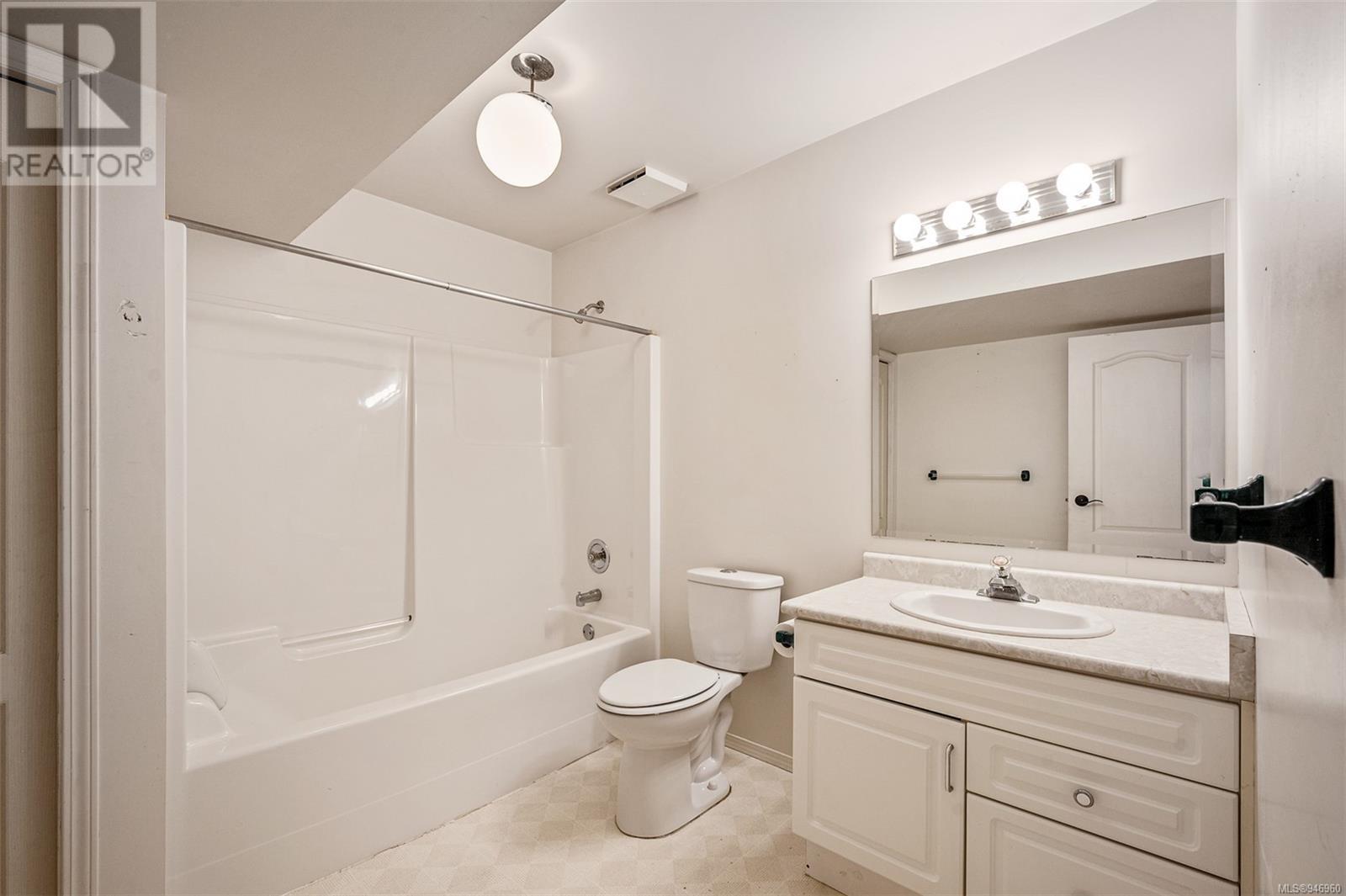 3381 Haida Dr