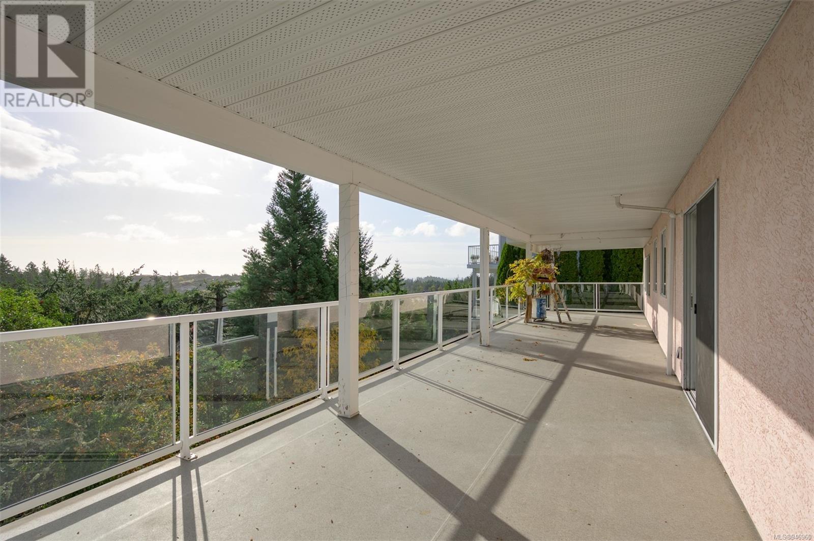 3381 Haida Dr
