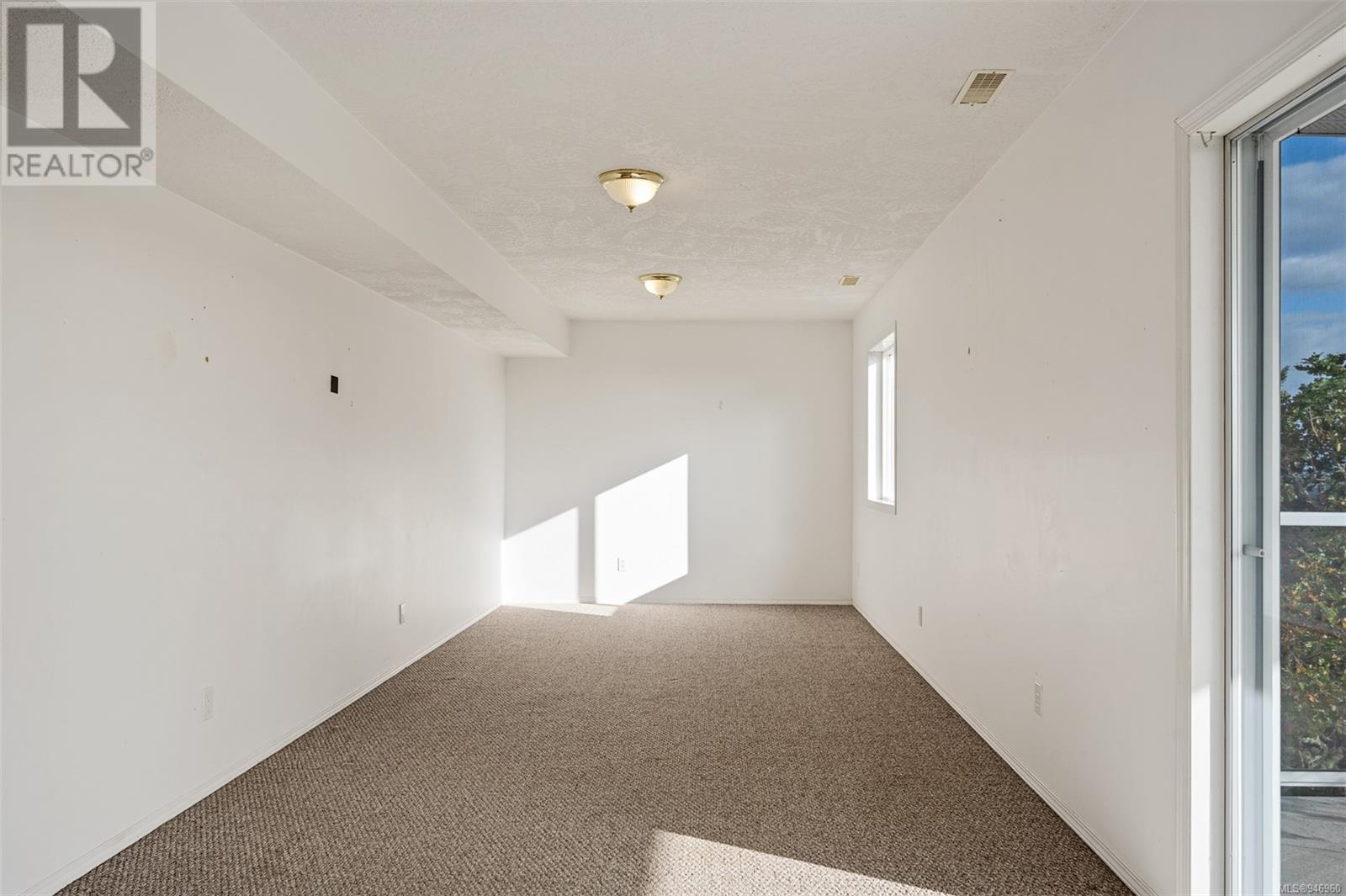3381 Haida Dr