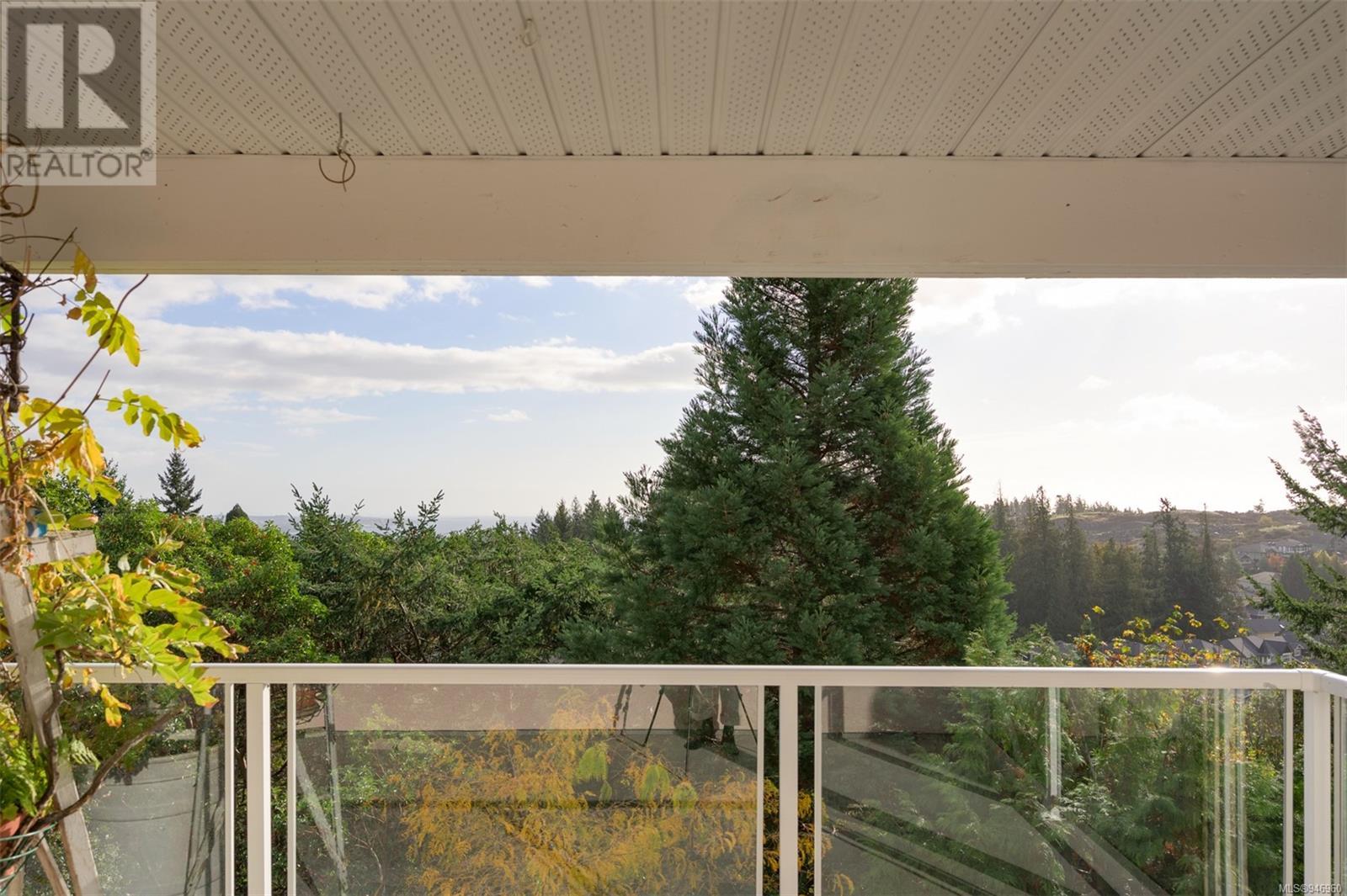 3381 Haida Dr