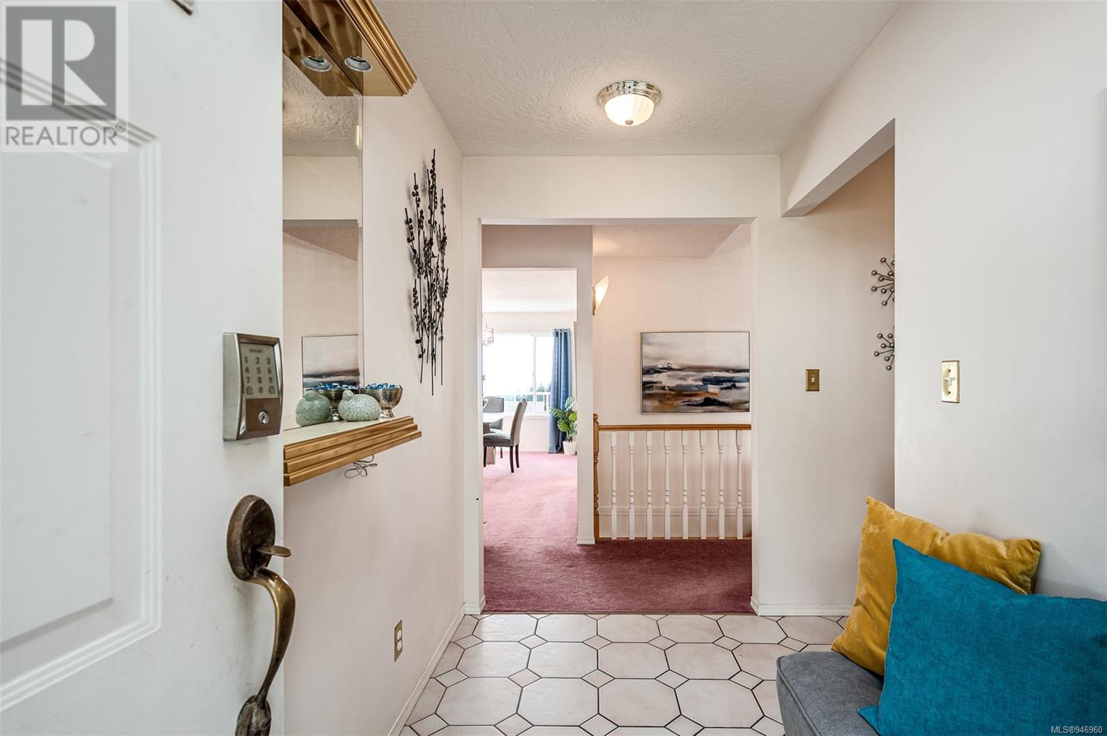 3381 Haida Dr