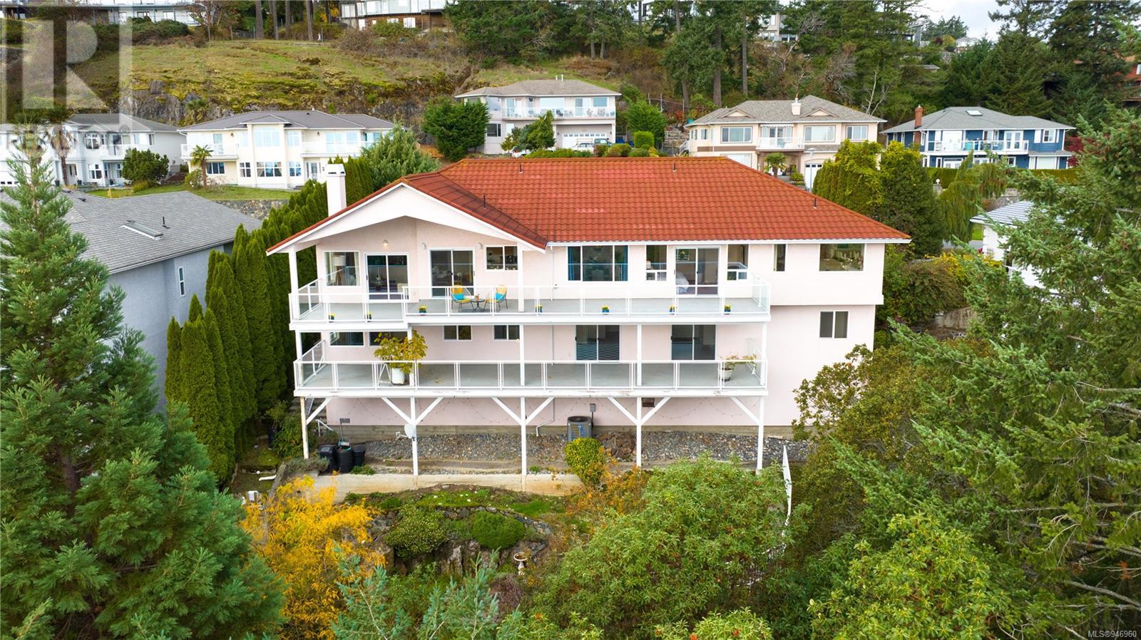 3381 Haida Dr