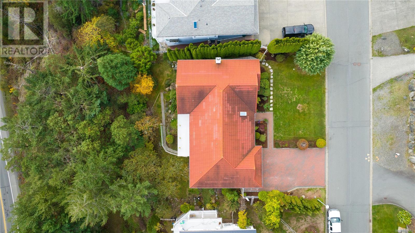 3381 Haida Dr