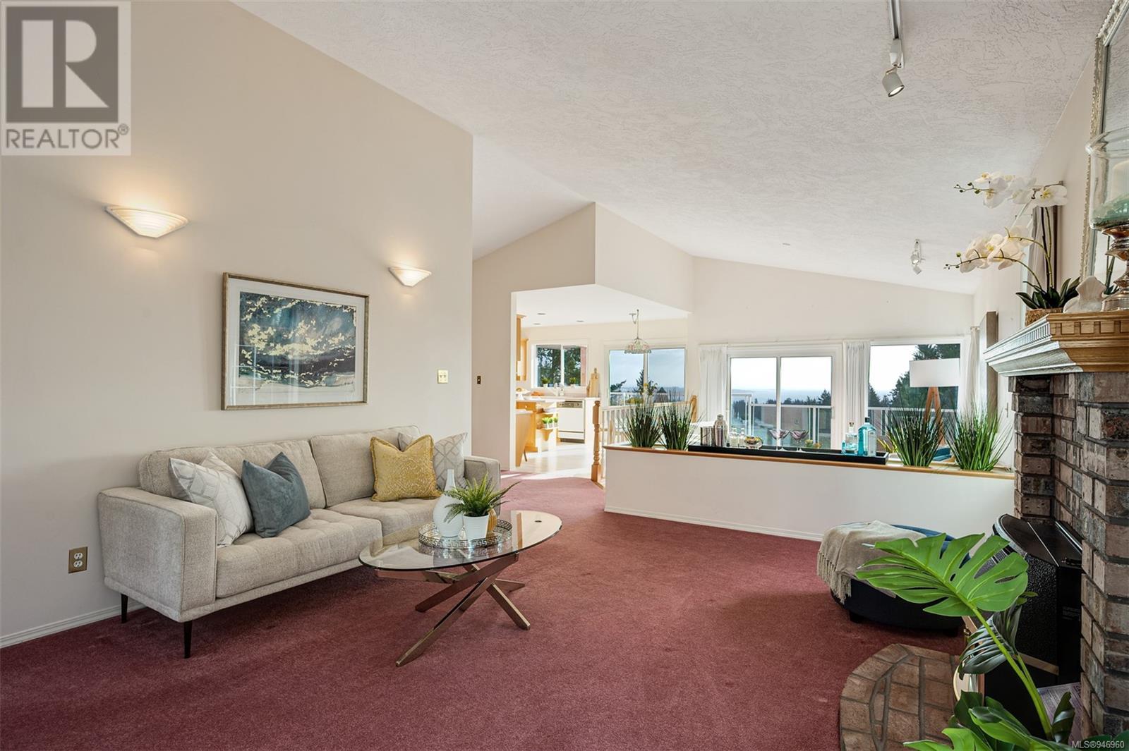 3381 Haida Dr