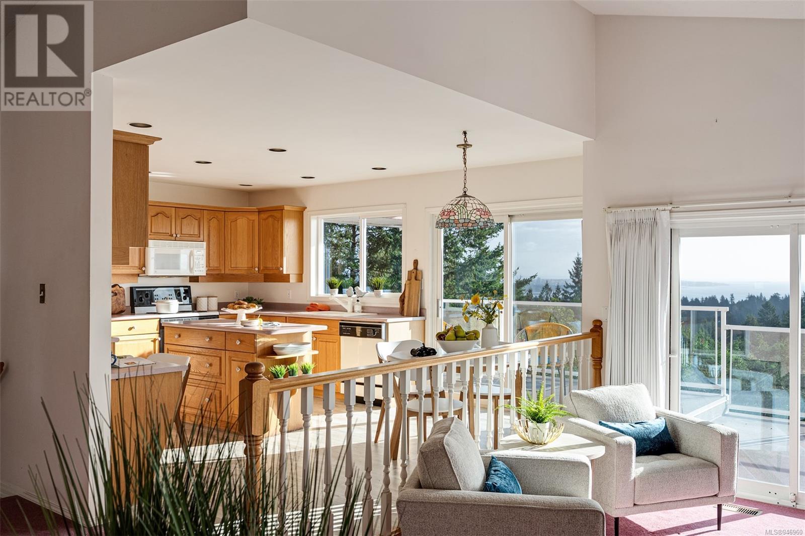 3381 Haida Dr