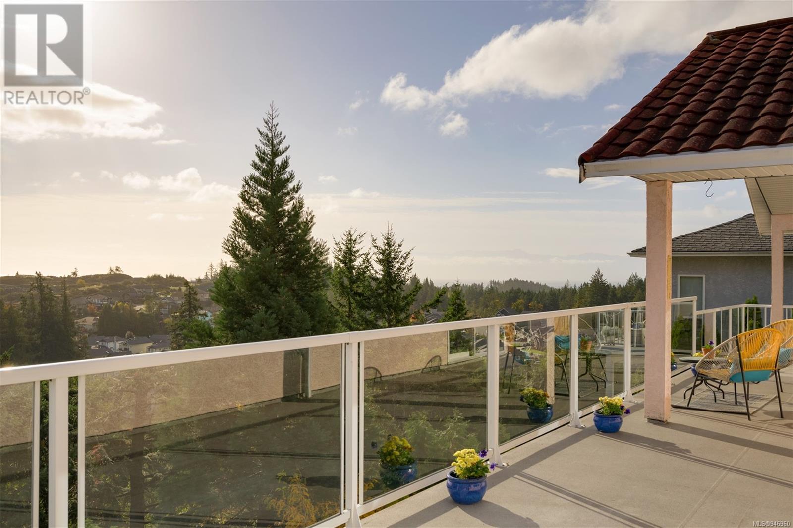 3381 Haida Dr