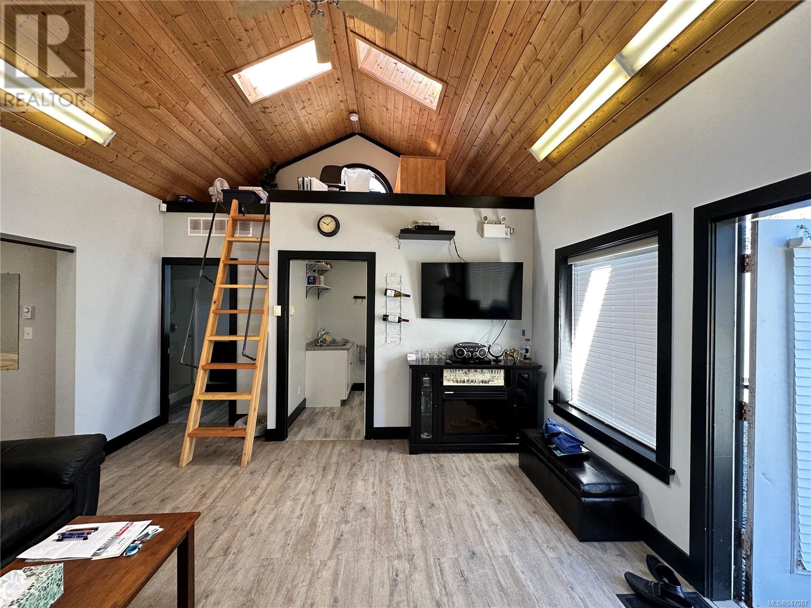 801 Dingwall Rd